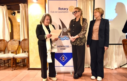 El Rotary Club de Castelldefels da la bienvenida a tres nuevas socias.