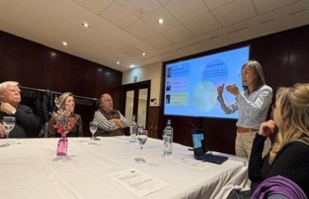 Elena Sabroso en el Rotary Club de Huesca.