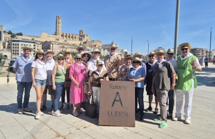 Trobada al monument Rotary de Lleida