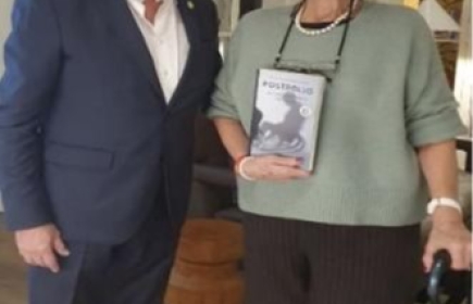 Imagen de la reciente reunión en Barcelona de Carles Fontcuberta con la Dra. Castilleja